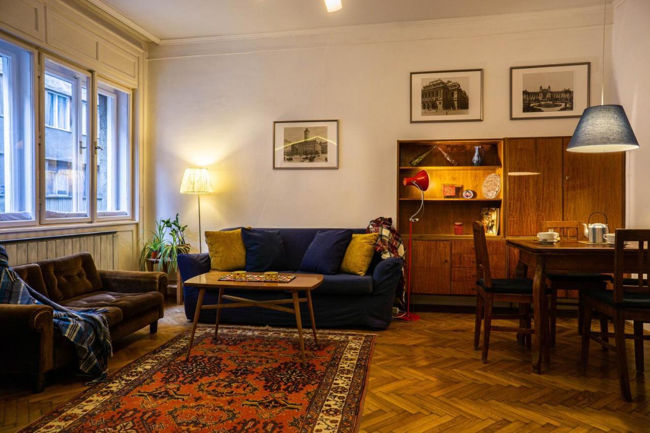 Bond & Sue Lägenhet Budapest Exteriör bild